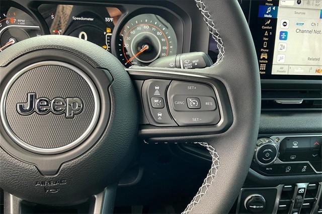 Photo of 2025 Anvil Clearcoat Jeep Gladiator