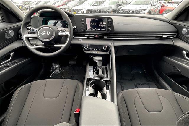 Photo of 2025 Ecotronic Gray Pearl Hyundai ELANTRA HEV