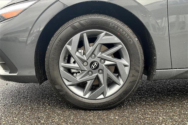 Photo of 2025 Ecotronic Gray Pearl Hyundai ELANTRA HEV