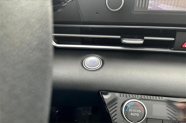 Photo of 2025 Ecotronic Gray Pearl Hyundai ELANTRA HEV