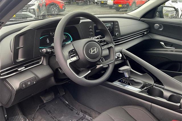 Photo of 2025 Ecotronic Gray Pearl Hyundai ELANTRA HEV