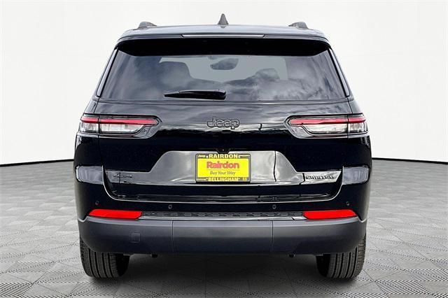 Photo of 2025 Diamond Black Crystal Pearlcoat Jeep Grand Cherokee L