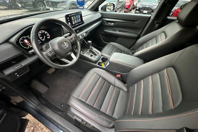 Photo of 2024 Gray Metallic Honda CR-V Hybrid