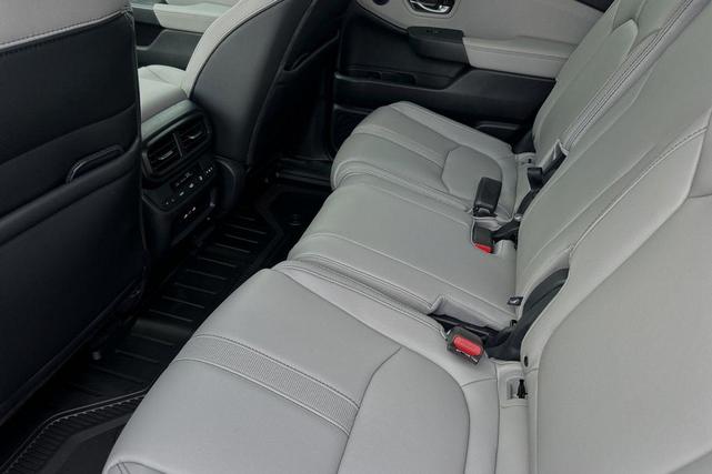 Photo of 2025 Obsidian Honda Pilot
