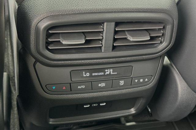 Photo of 2025 Obsidian Honda Pilot