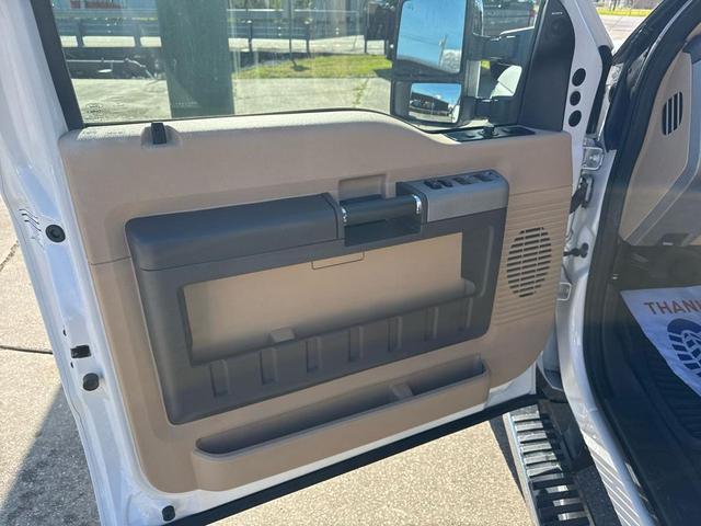 Photo of 2015 White Ford F-250