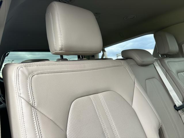 Photo of 2022 Black Metallic Ford Expedition Max