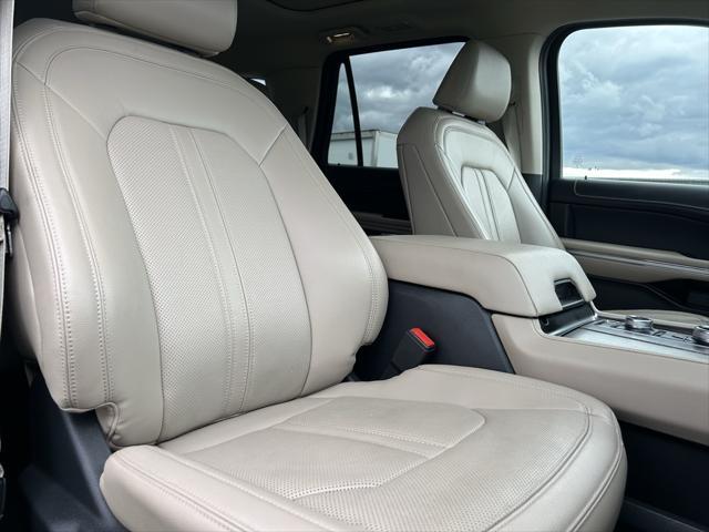 Photo of 2022 Black Metallic Ford Expedition Max