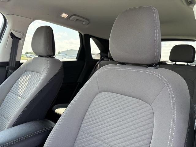 Photo of 2021 Silver Metallic Ford Escape