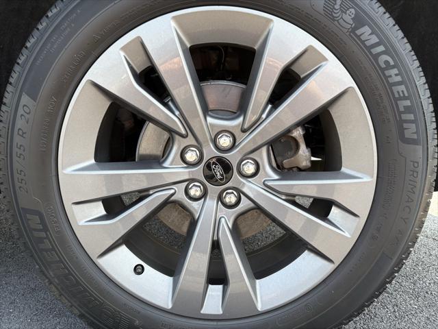 Photo of 2021 Gray Ford Explorer