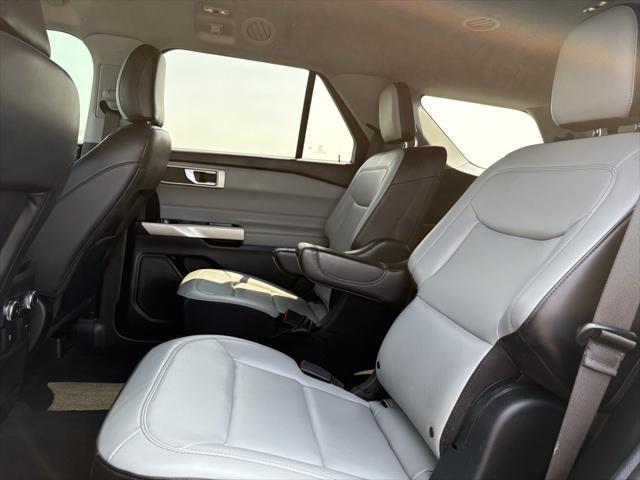 Photo of 2021 Gray Ford Explorer