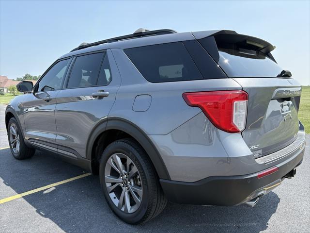Photo of 2021 Gray Ford Explorer