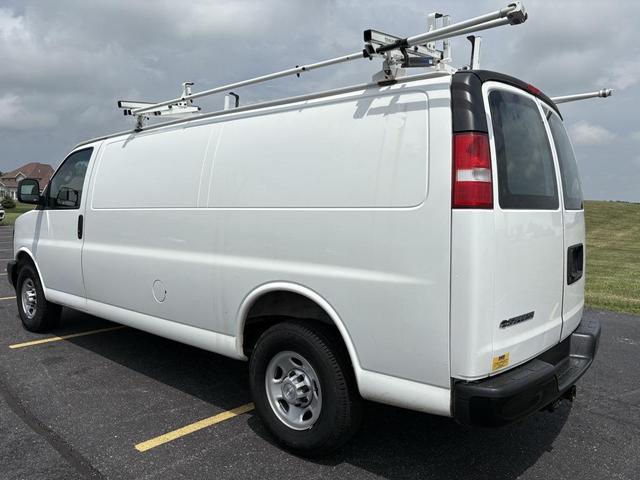 Photo of 2017 Summit White Chevrolet Express 3500