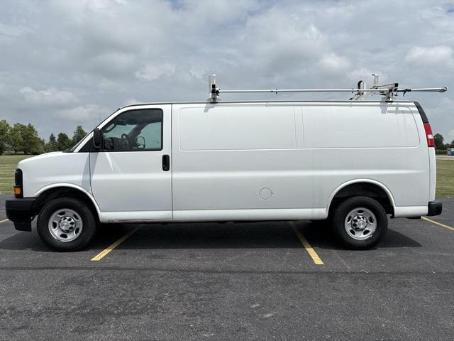 Photo of 2017 Summit White Chevrolet Express 3500