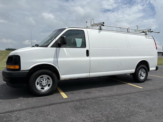 Photo of 2017 Summit White Chevrolet Express 3500