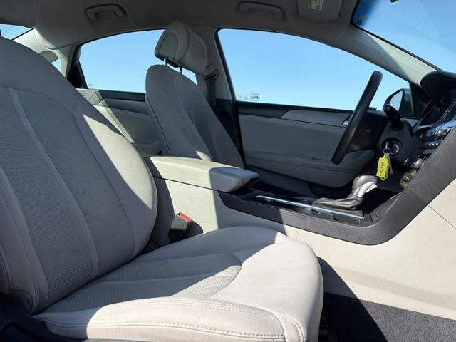 Photo of 2016 Shale Gray Metallic Hyundai SONATA