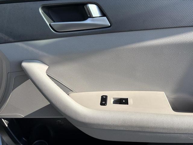 Photo of 2016 Shale Gray Metallic Hyundai SONATA