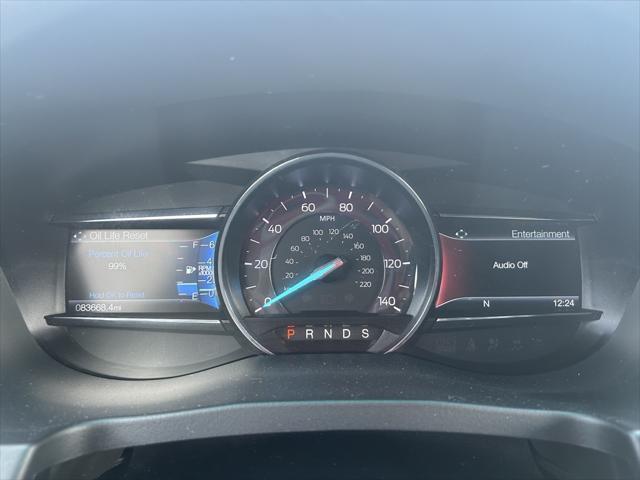 Photo of 2018 White Platinum Ford Explorer