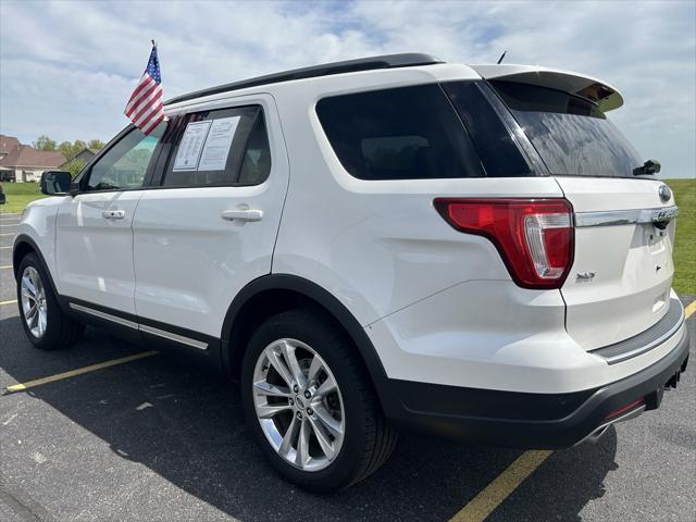 Photo of 2018 White Platinum Ford Explorer