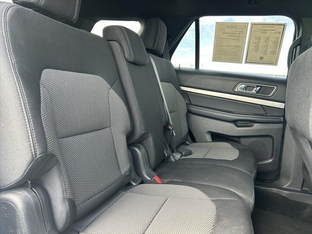 Photo of 2018 White Platinum Ford Explorer