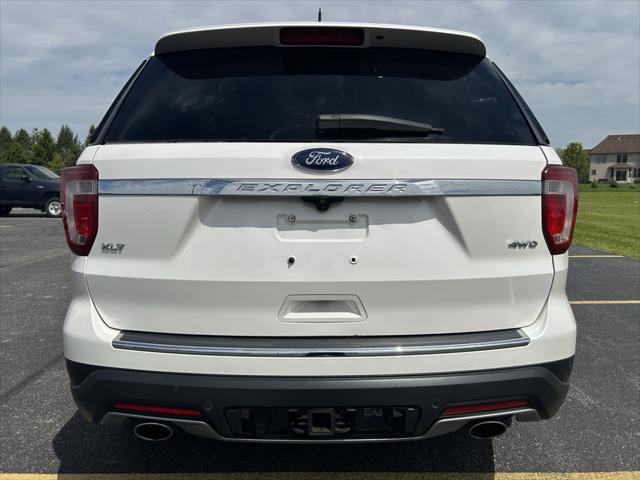 Photo of 2018 White Platinum Ford Explorer