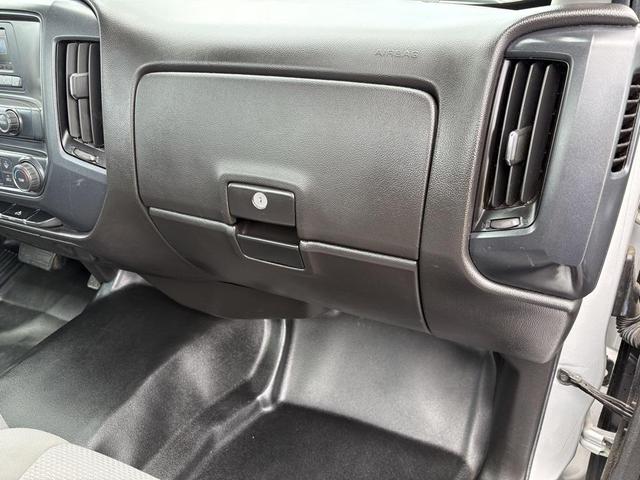 Photo of 2017 Silver Ice Metallic Chevrolet Silverado 1500