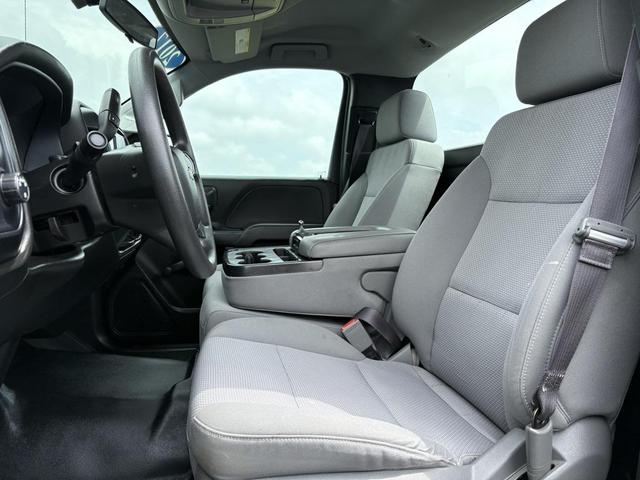 Photo of 2017 Silver Ice Metallic Chevrolet Silverado 1500
