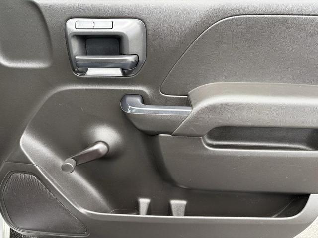 Photo of 2017 Silver Ice Metallic Chevrolet Silverado 1500