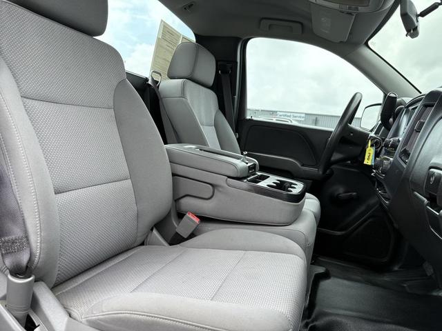 Photo of 2017 Silver Ice Metallic Chevrolet Silverado 1500