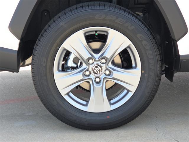 Photo of 2025 Ice Cap Toyota RAV4 Hybrid