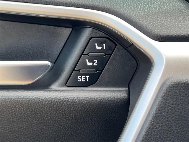 Photo of 2022 White Toyota RAV4