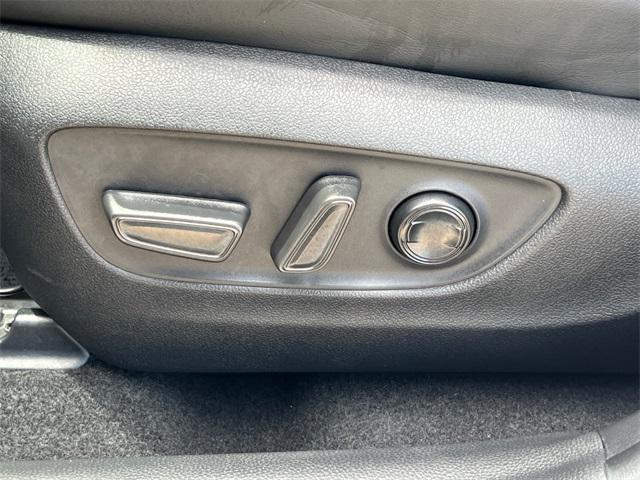 Photo of 2022 White Toyota RAV4