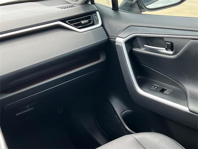 Photo of 2022 White Toyota RAV4
