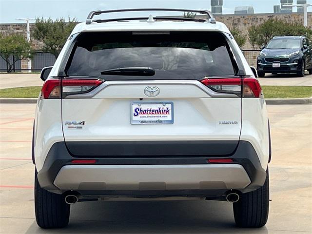 Photo of 2022 White Toyota RAV4