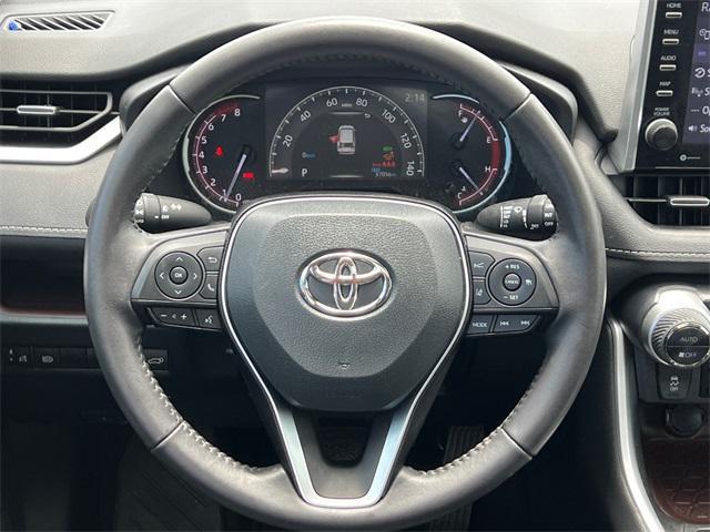 Photo of 2022 White Toyota RAV4