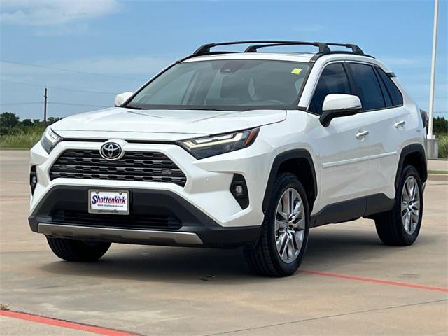 Photo of 2022 White Toyota RAV4