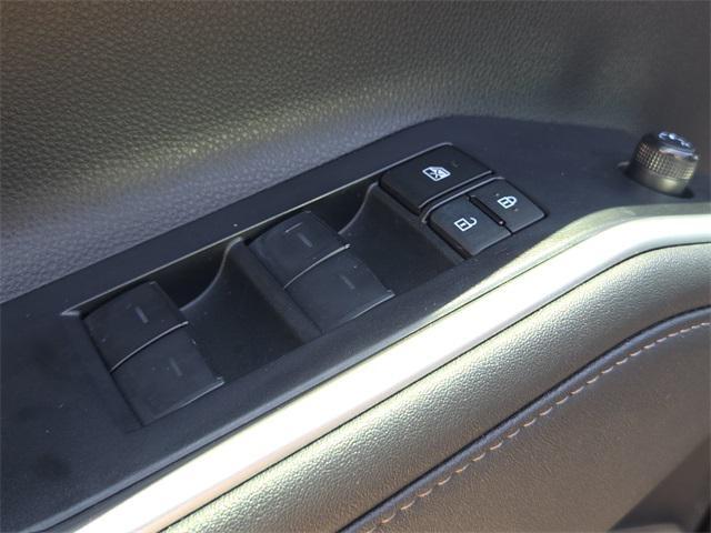 Photo of 2024 Midnight Black Metallic Toyota Highlander