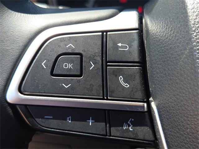 Photo of 2024 Midnight Black Metallic Toyota Highlander