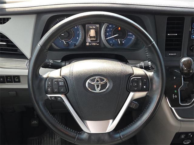 Photo of 2016 Predawn Gray Mica Toyota Sienna