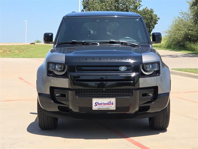 Photo of 2023 Silicon Silver Premium Metallic Land Rover Defender