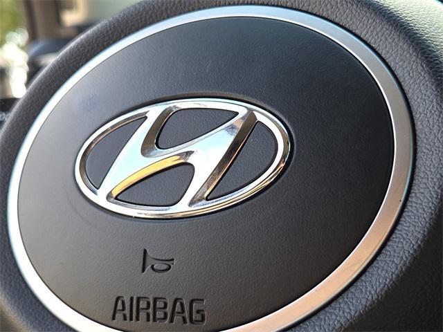 Photo of 2022 Shimmering Silver Hyundai TUCSON