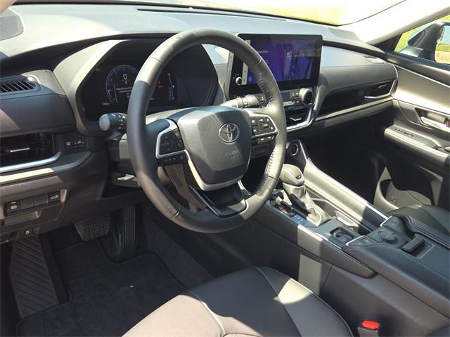 Photo of 2024 Celestial Silver Metallic Toyota Grand Highlander