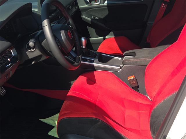 Photo of 2025 Championship White Honda Civic Type R