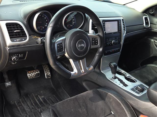 Photo of 2013 Brilliant Black Crystal Pearlcoat Jeep Grand Cherokee