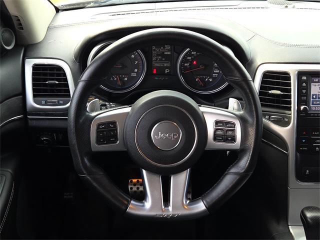 Photo of 2013 Brilliant Black Crystal Pearlcoat Jeep Grand Cherokee