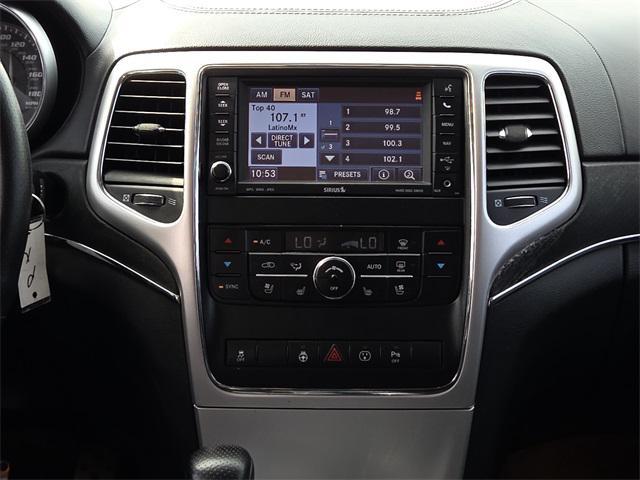 Photo of 2013 Brilliant Black Crystal Pearlcoat Jeep Grand Cherokee