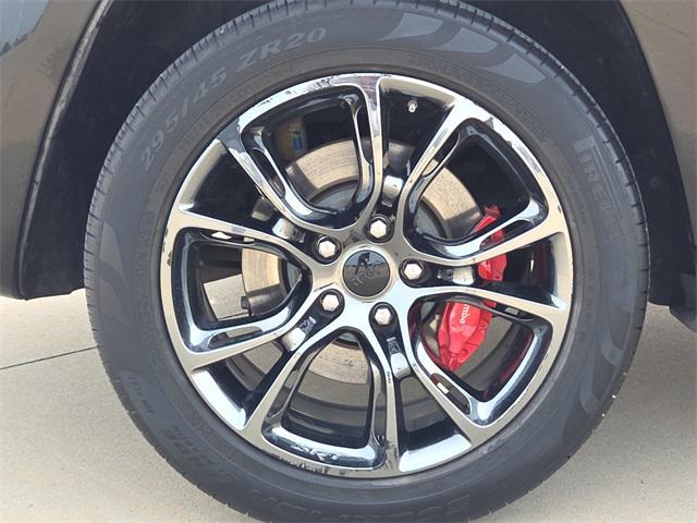 Photo of 2013 Brilliant Black Crystal Pearlcoat Jeep Grand Cherokee