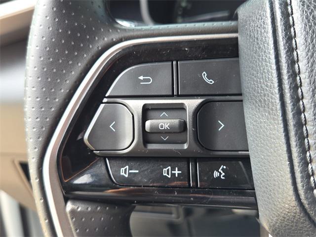 Photo of 2022 White Toyota Tundra