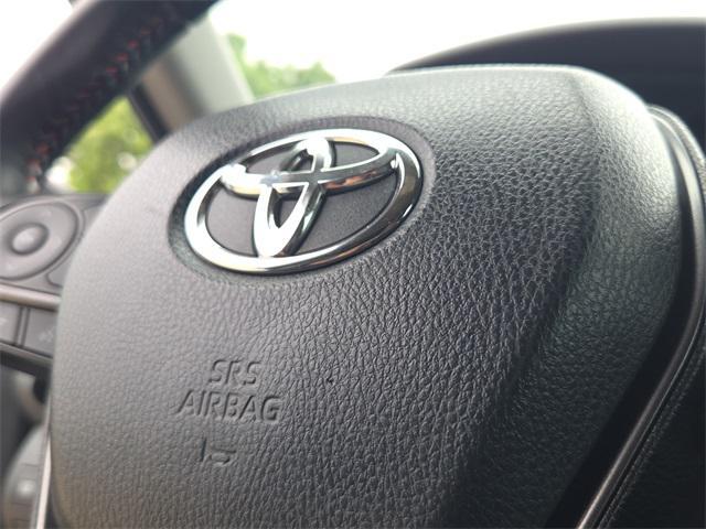Photo of 2022 Wind Chill Pearl/Midnight Black Metallic Toyota Camry