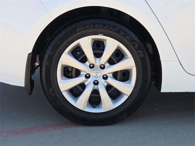Photo of 2021 White Toyota Corolla